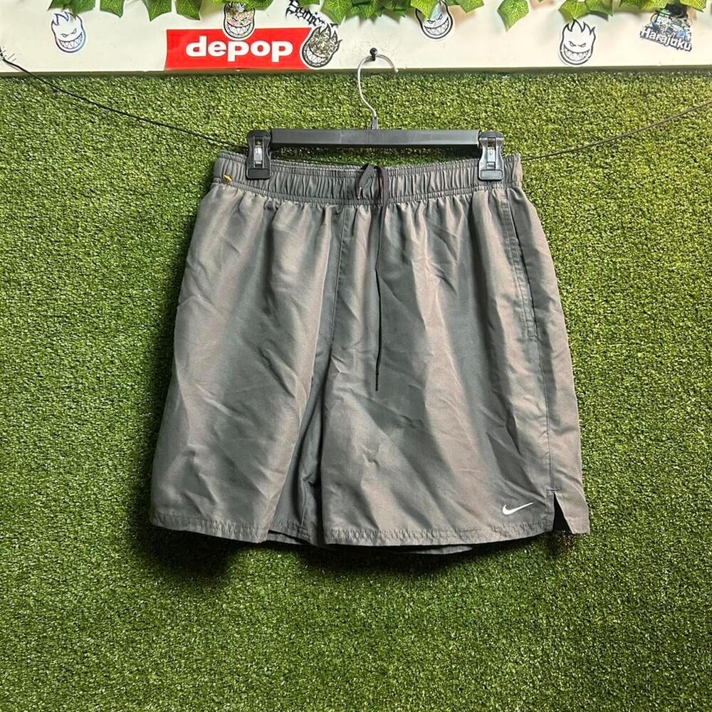 Nike Men's Grey and Black Shorts